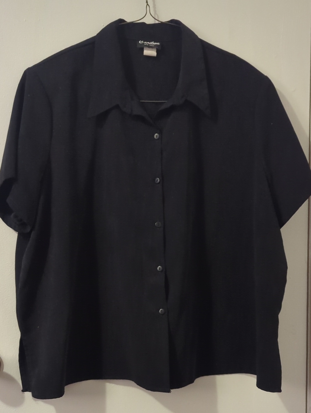 Casual Black Short-Sleeve Button-Up Shirt